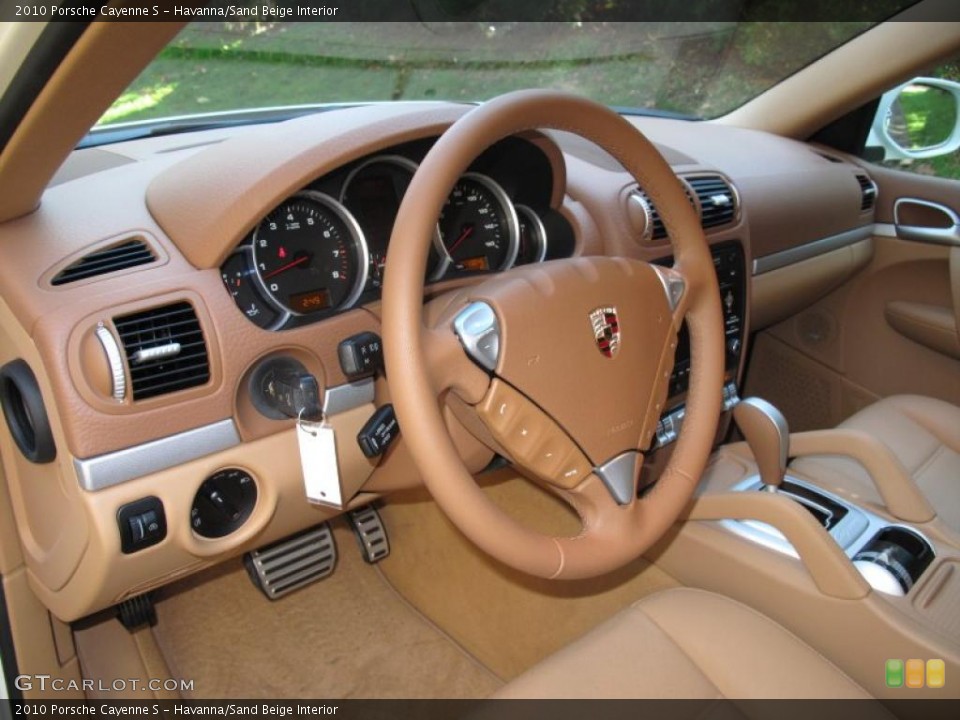 Havanna/Sand Beige Interior Steering Wheel for the 2010 Porsche Cayenne S #39517188