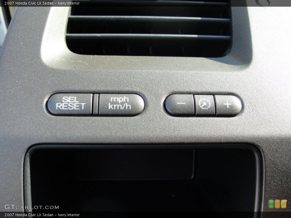 Ivory Interior Controls for the 2007 Honda Civic LX Sedan #39517928
