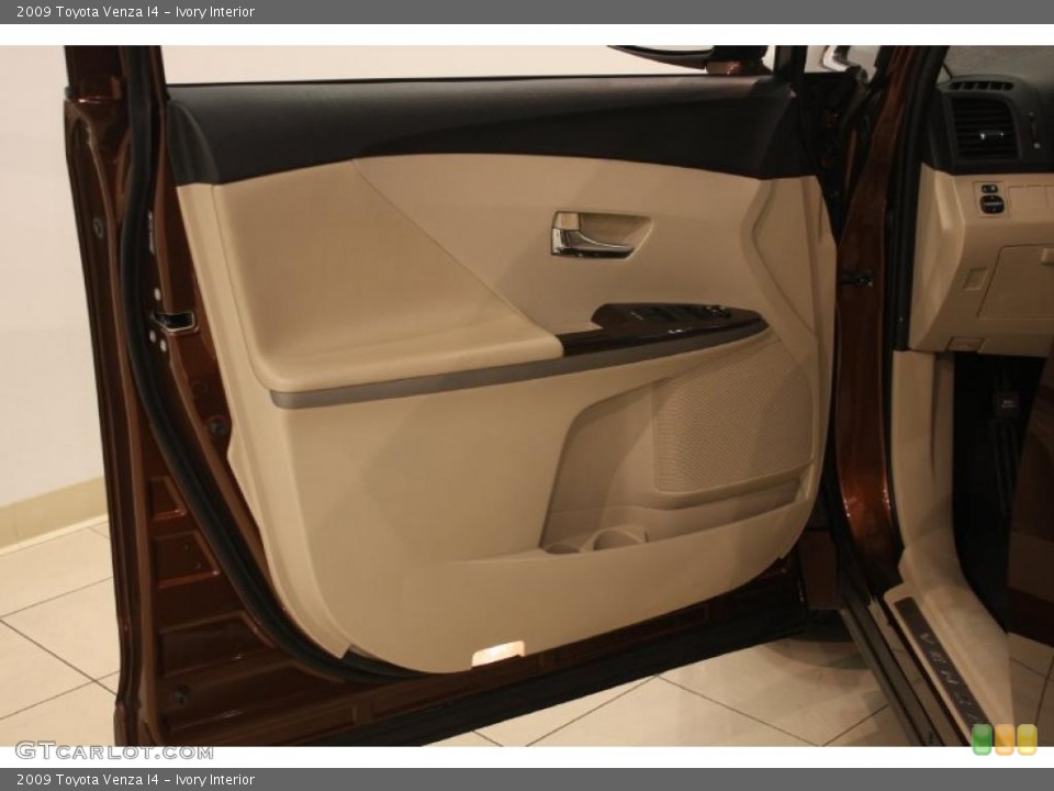 Ivory Interior Door Panel for the 2009 Toyota Venza I4 #39518764
