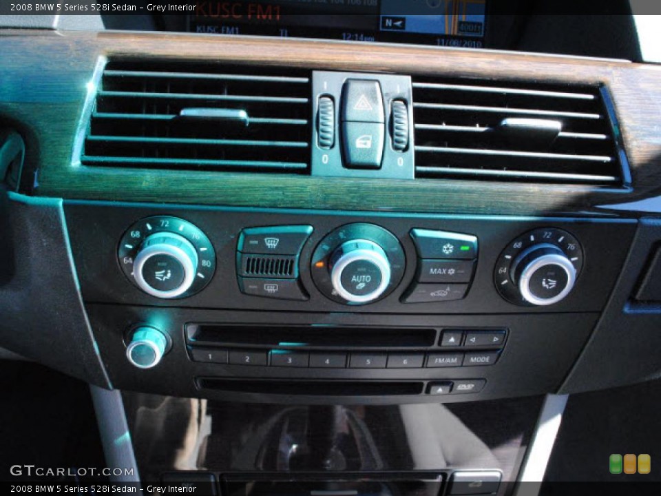 Grey Interior Controls for the 2008 BMW 5 Series 528i Sedan #39523829