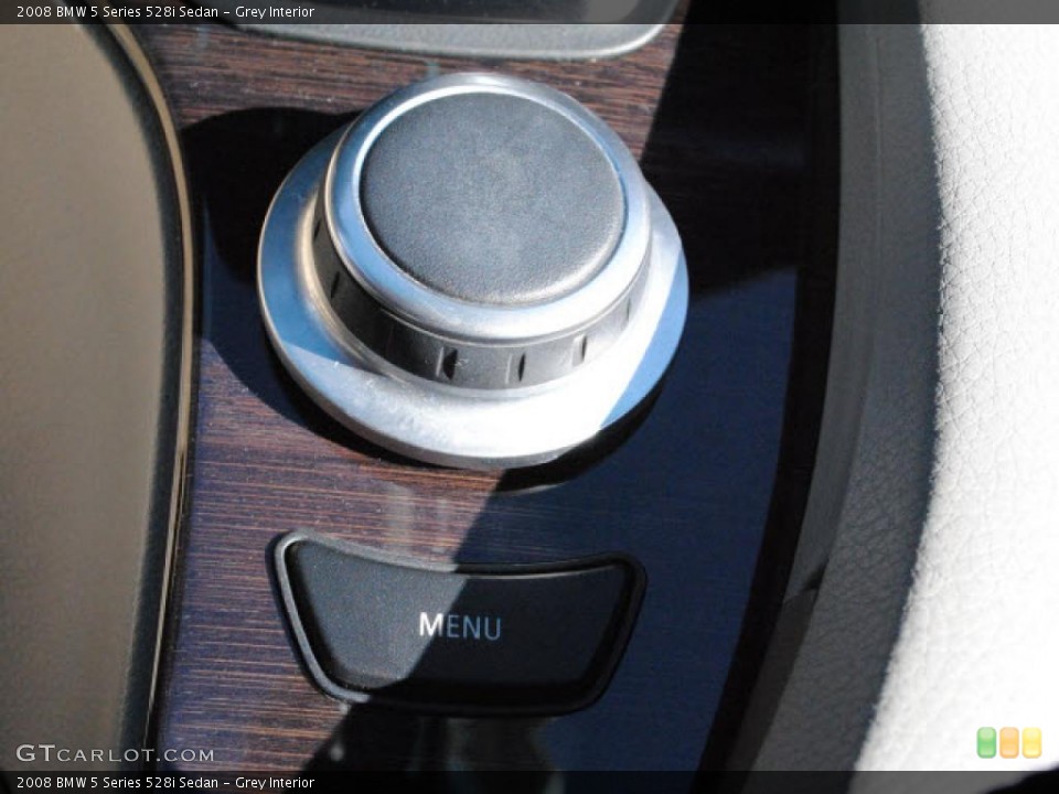 Grey Interior Controls for the 2008 BMW 5 Series 528i Sedan #39523857