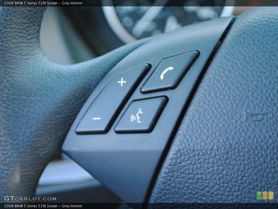 Grey Interior Controls for the 2008 BMW 5 Series 528i Sedan #39523869