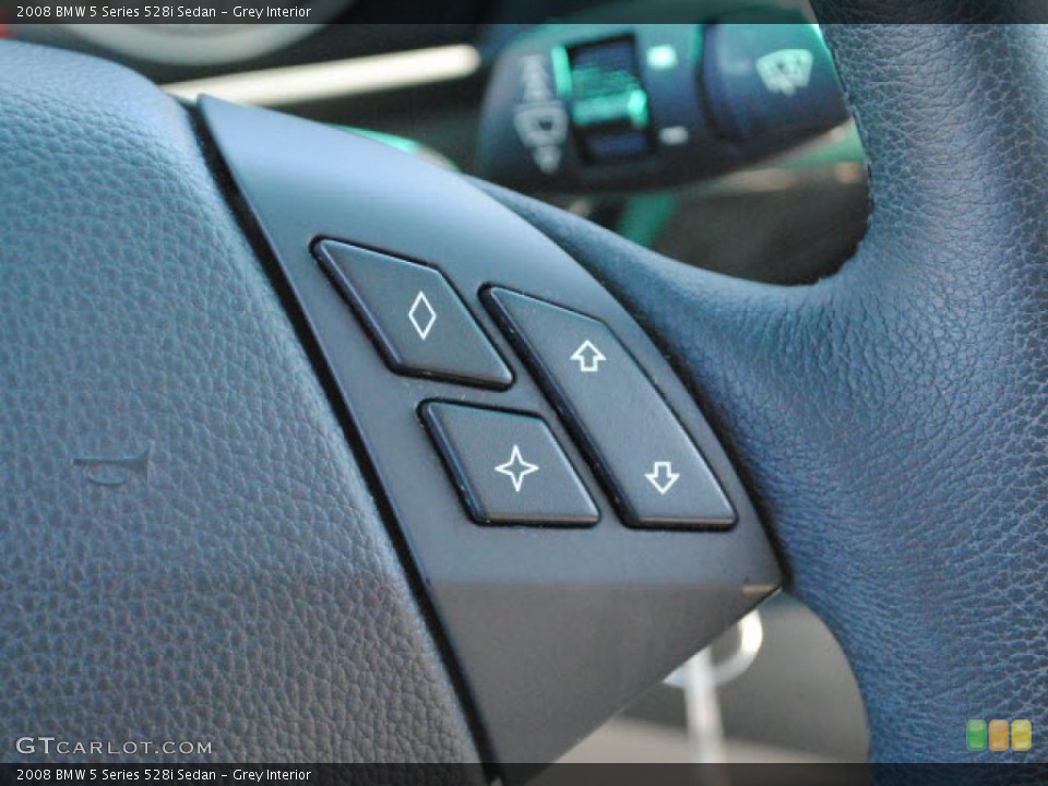 Grey Interior Controls for the 2008 BMW 5 Series 528i Sedan #39523885