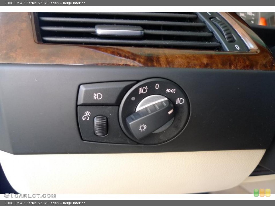 Beige Interior Controls for the 2008 BMW 5 Series 528xi Sedan #39528769