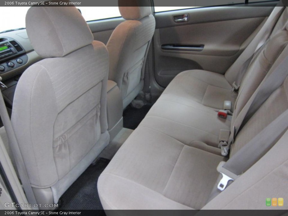 Stone Gray Interior Photo for the 2006 Toyota Camry SE #39530693