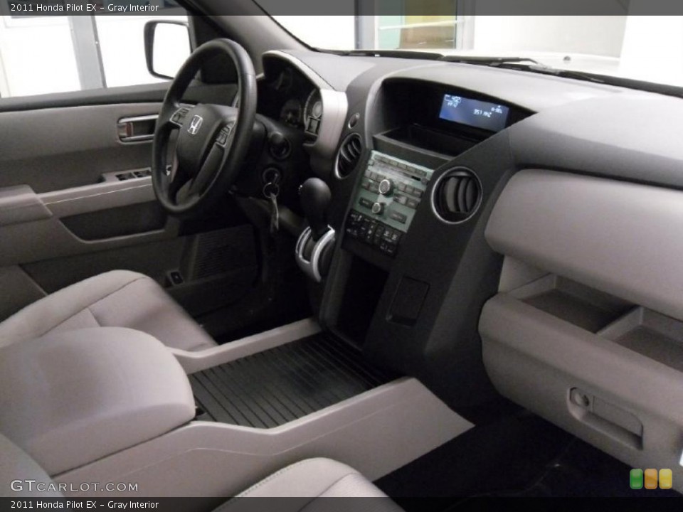 Gray Interior Photo for the 2011 Honda Pilot EX #39531753