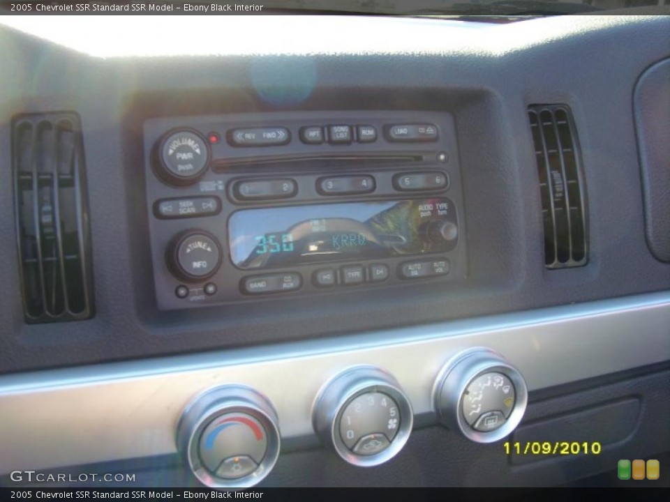 Ebony Black Interior Controls for the 2005 Chevrolet SSR  #39540910