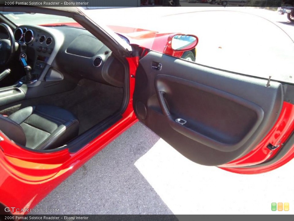 Ebony Interior Door Panel for the 2006 Pontiac Solstice Roadster #39554339