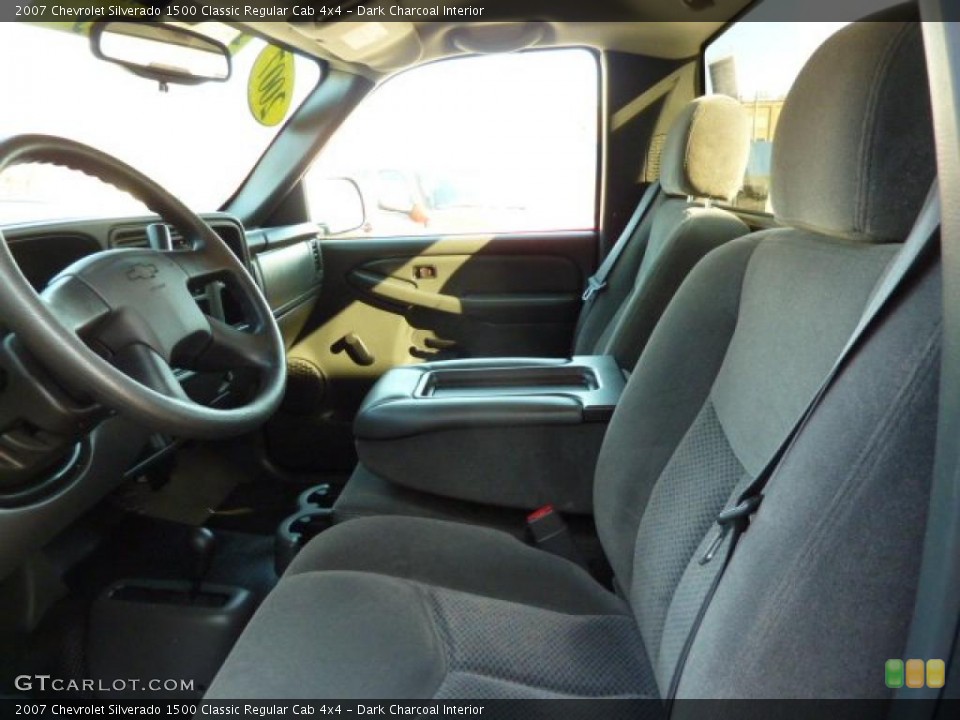 Dark Charcoal Interior Photo for the 2007 Chevrolet Silverado 1500 Classic Regular Cab 4x4 #39555119