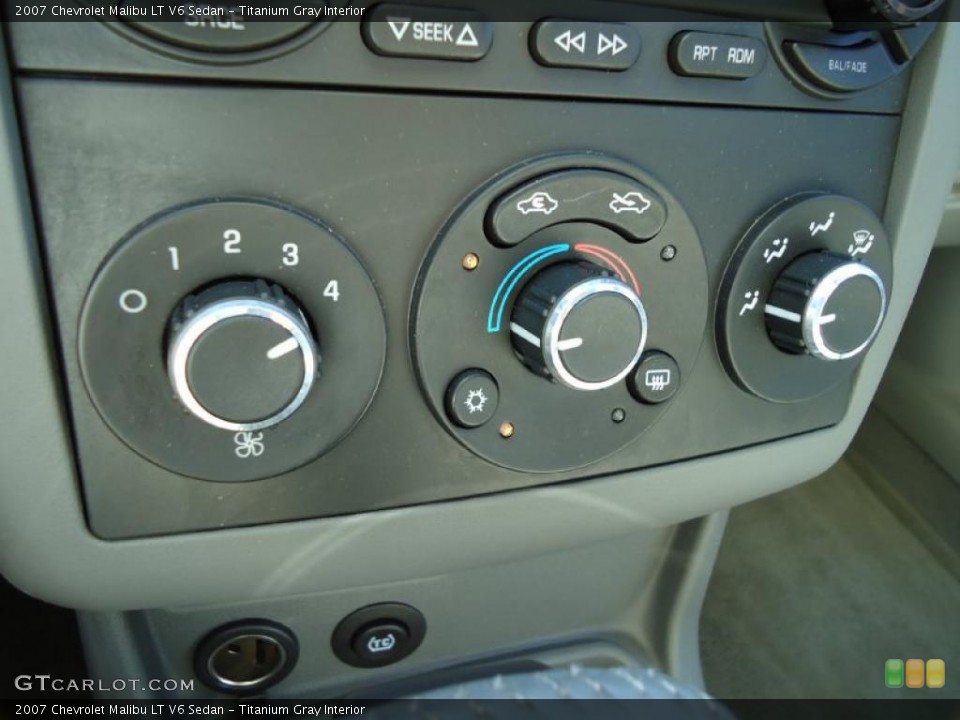 Titanium Gray Interior Controls for the 2007 Chevrolet Malibu LT V6 Sedan #39556299