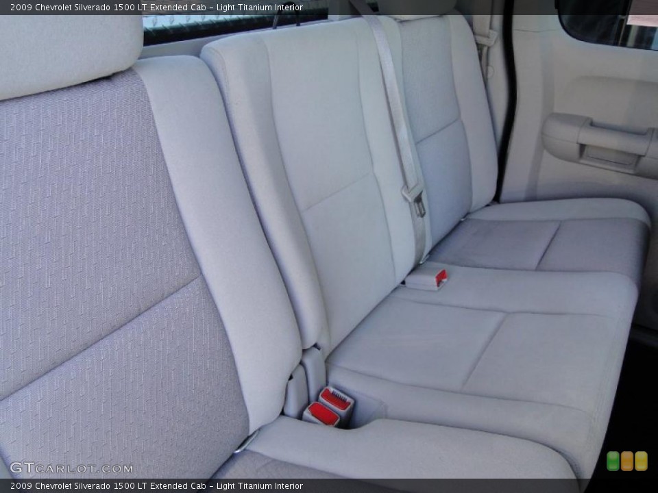 Light Titanium Interior Photo for the 2009 Chevrolet Silverado 1500 LT Extended Cab #39559875