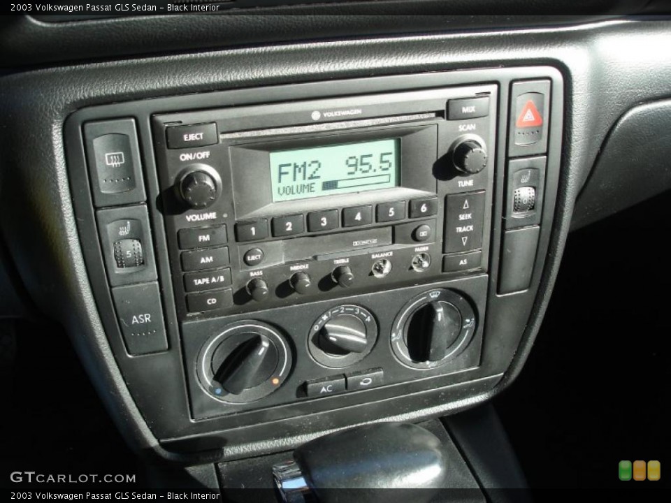 Black Interior Controls for the 2003 Volkswagen Passat GLS Sedan #39565450