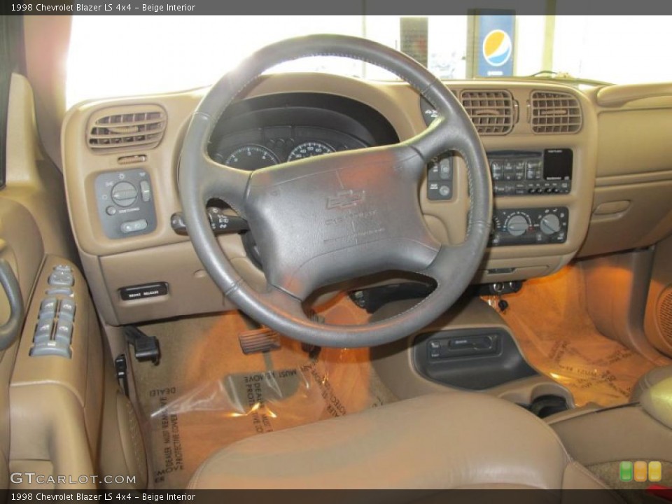 Beige Interior Steering Wheel for the 1998 Chevrolet Blazer LS 4x4 #39570979