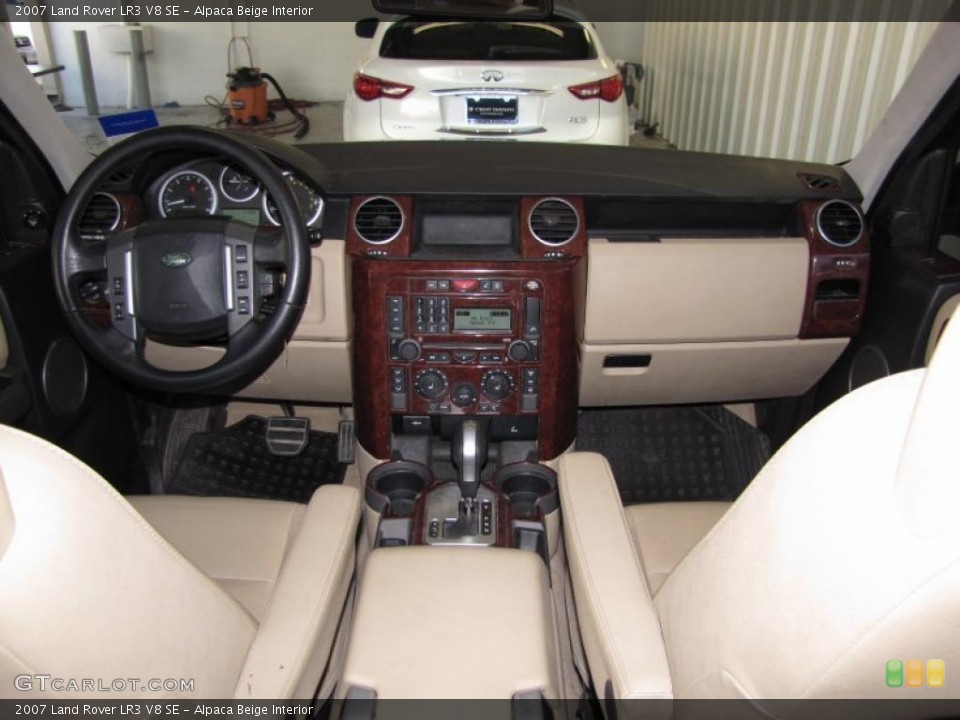 Alpaca Beige 2007 Land Rover LR3 Interiors