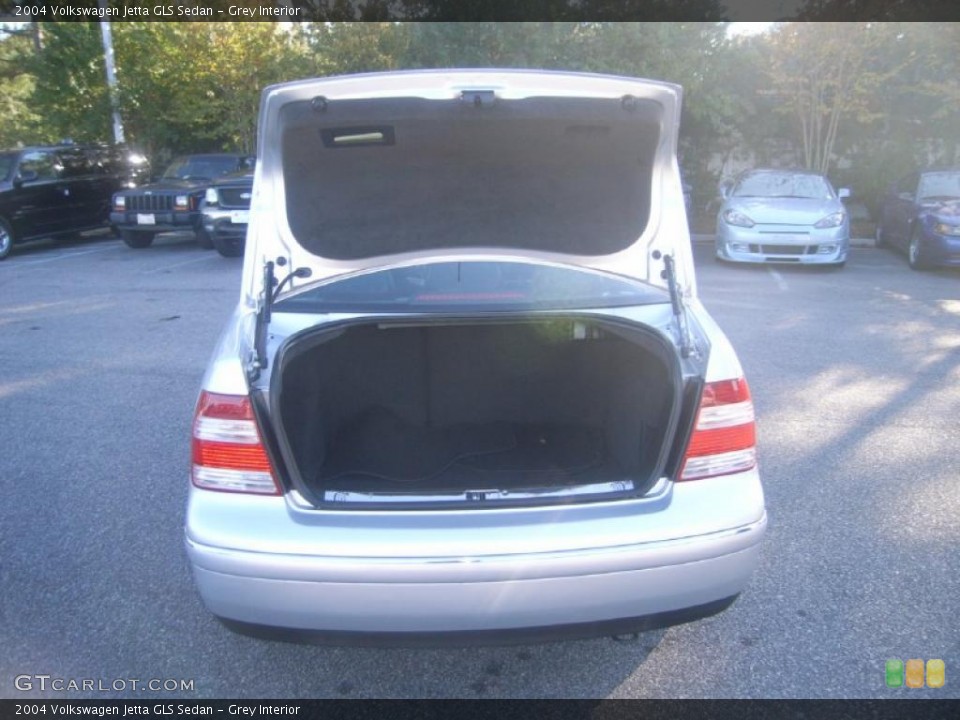 Grey Interior Trunk for the 2004 Volkswagen Jetta GLS Sedan #39592529