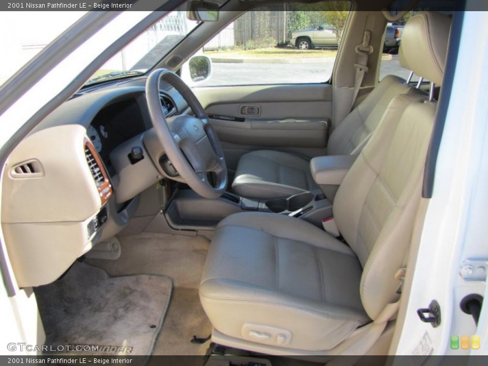 Beige Interior Photo for the 2001 Nissan Pathfinder LE #39592685
