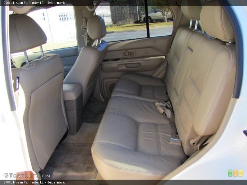 Beige Interior Photo for the 2001 Nissan Pathfinder LE #39592705