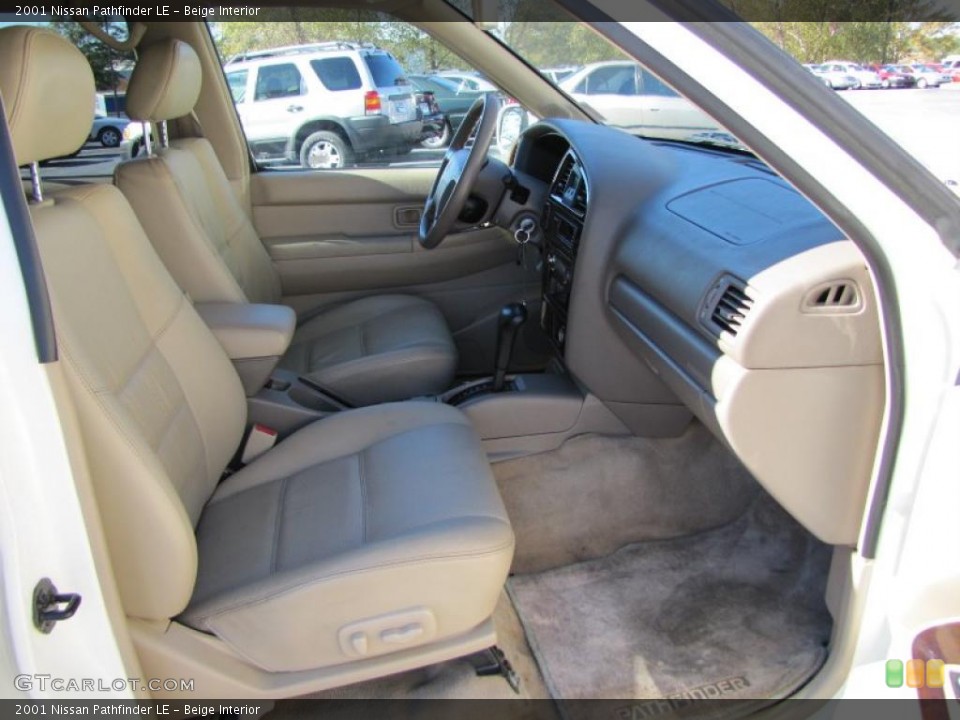 Beige Interior Photo for the 2001 Nissan Pathfinder LE #39592737