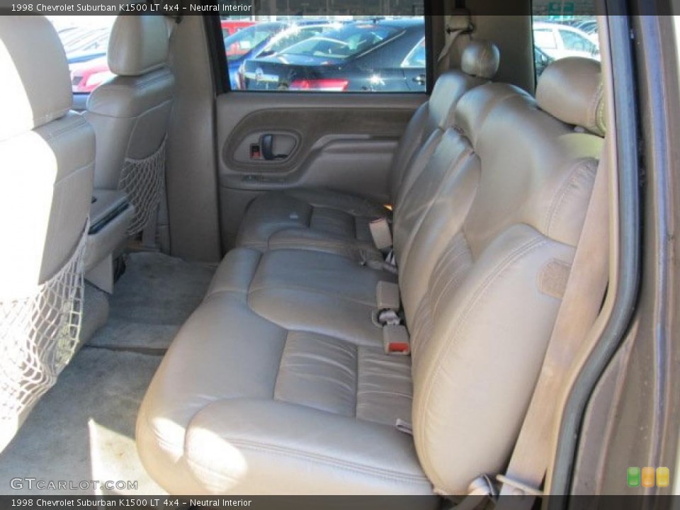 Neutral Interior Photo for the 1998 Chevrolet Suburban K1500 LT 4x4 #39609397