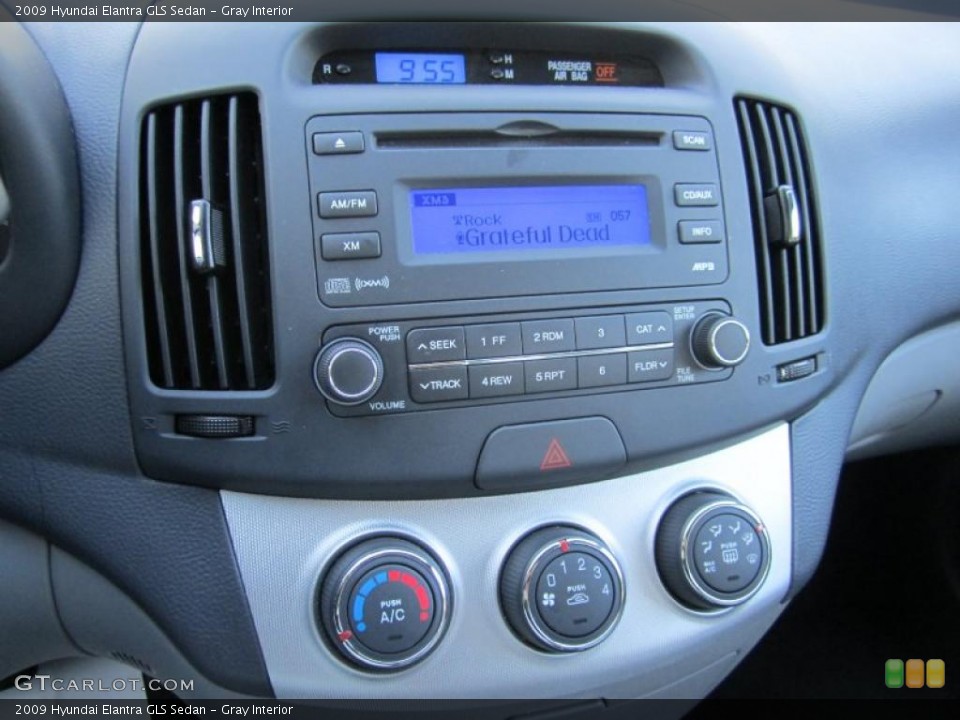 Gray Interior Controls for the 2009 Hyundai Elantra GLS Sedan #39615533