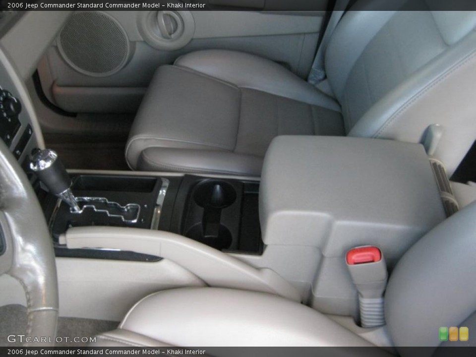 Khaki Interior Photo for the 2006 Jeep Commander  #39619609