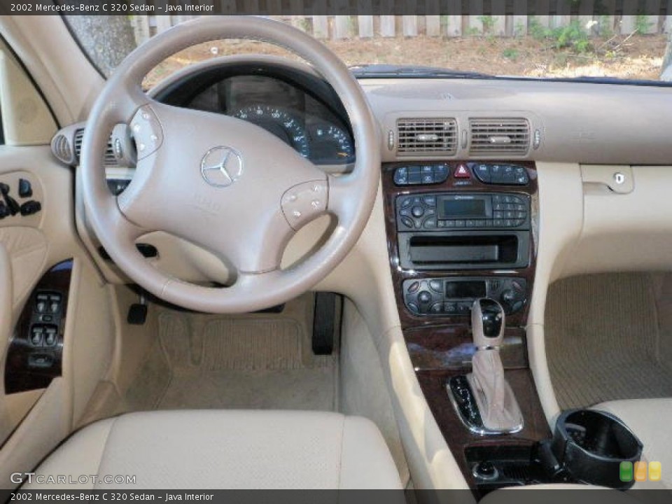 Java Interior Dashboard for the 2002 Mercedes-Benz C 320 Sedan #39623366