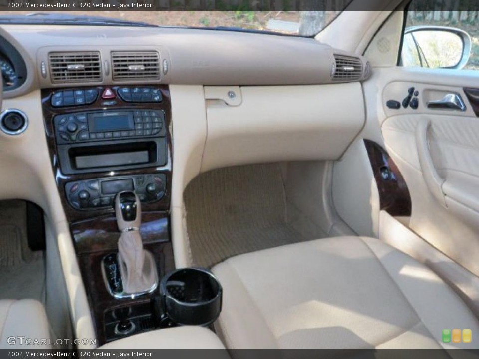 Java Interior Dashboard for the 2002 Mercedes-Benz C 320 Sedan #39623378