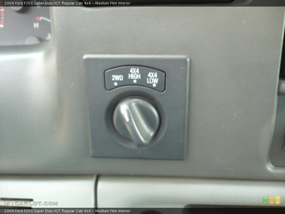 Medium Flint Interior Controls for the 2004 Ford F350 Super Duty XLT Regular Cab 4x4 #39632578