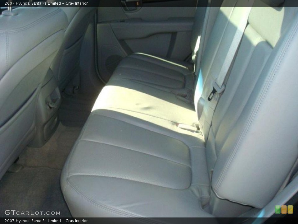 Gray Interior Photo for the 2007 Hyundai Santa Fe Limited #39642023