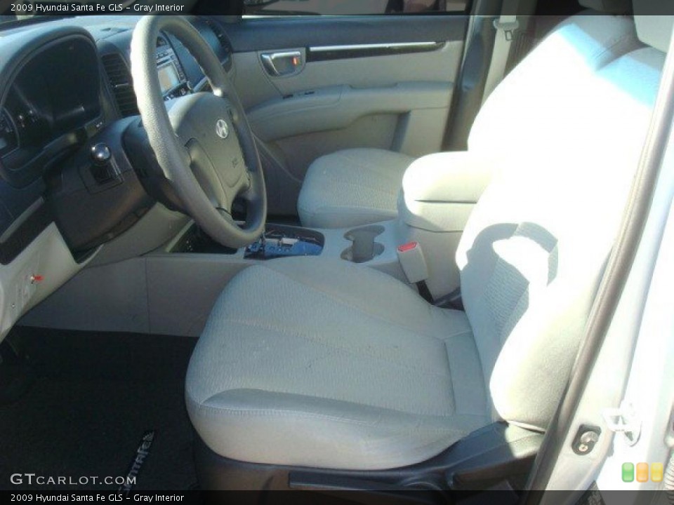 Gray Interior Photo for the 2009 Hyundai Santa Fe GLS #39644355