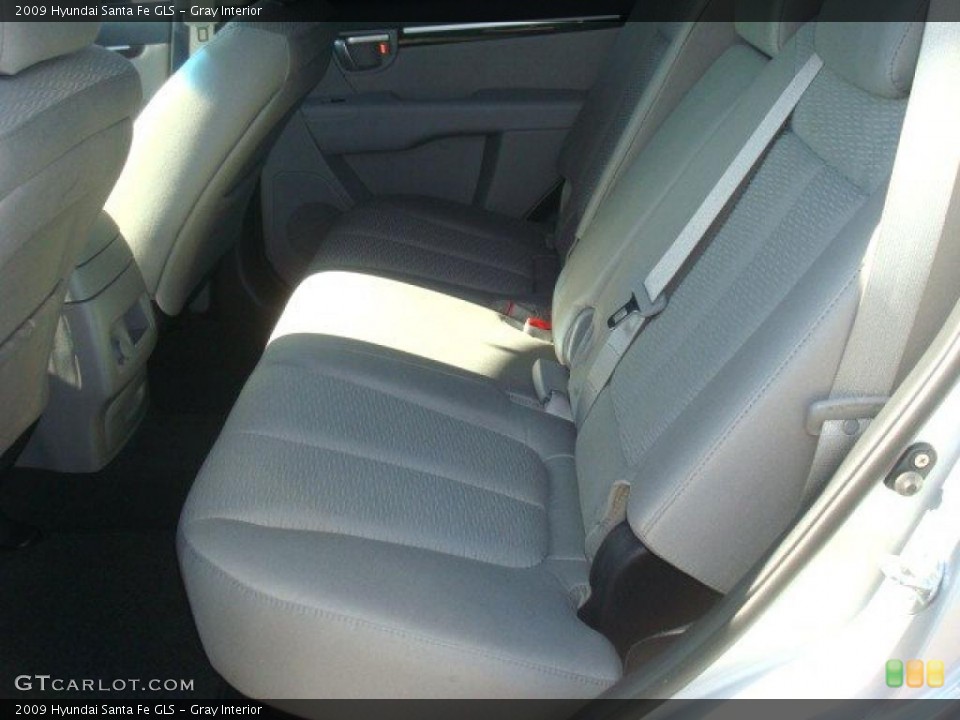 Gray Interior Photo for the 2009 Hyundai Santa Fe GLS #39644363