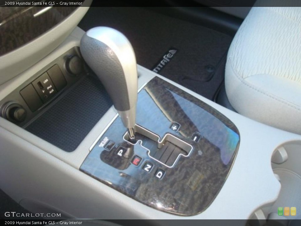 Gray Interior Transmission for the 2009 Hyundai Santa Fe GLS #39644515