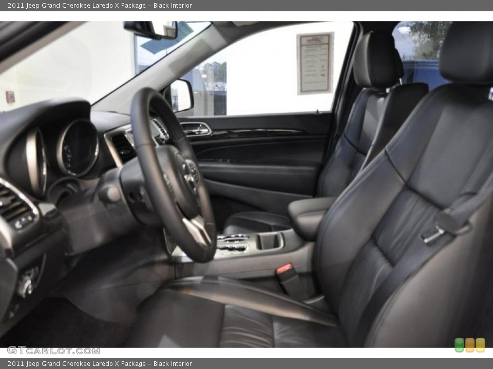 Black Interior Photo for the 2011 Jeep Grand Cherokee Laredo X Package #39644811