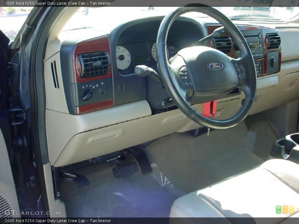 Tan Interior Photo for the 2005 Ford F250 Super Duty Lariat Crew Cab #39669663