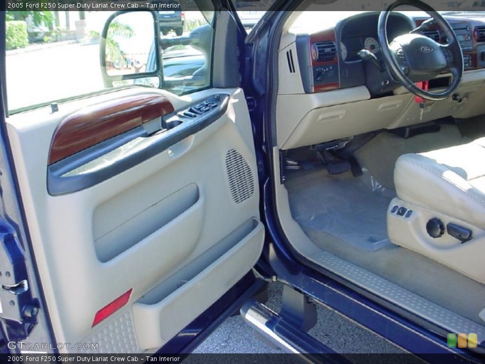 Tan Interior Photo for the 2005 Ford F250 Super Duty Lariat Crew Cab #39669679