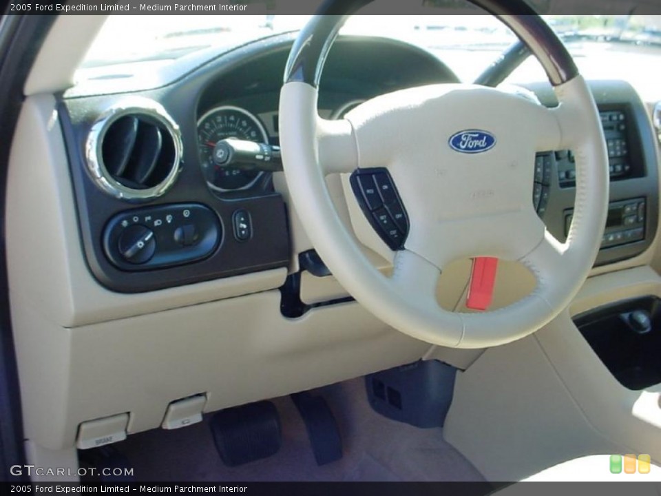 Medium Parchment Interior Photo for the 2005 Ford Expedition Limited #39671851