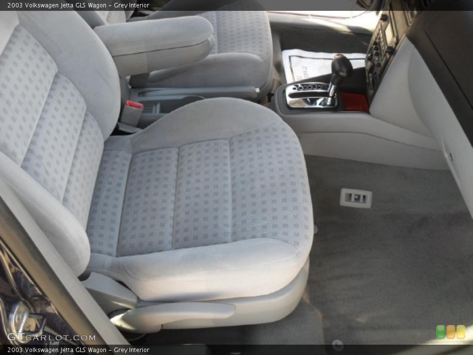 Grey Interior Photo for the 2003 Volkswagen Jetta GLS Wagon #39671975