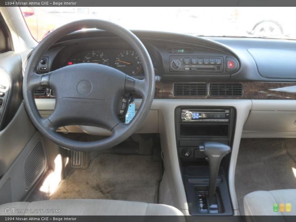 Beige Interior Photo for the 1994 Nissan Altima GXE #39673831