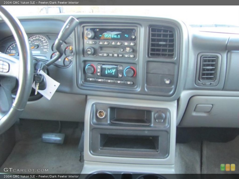 Pewter/Dark Pewter Interior Controls for the 2004 GMC Yukon SLE #39675843