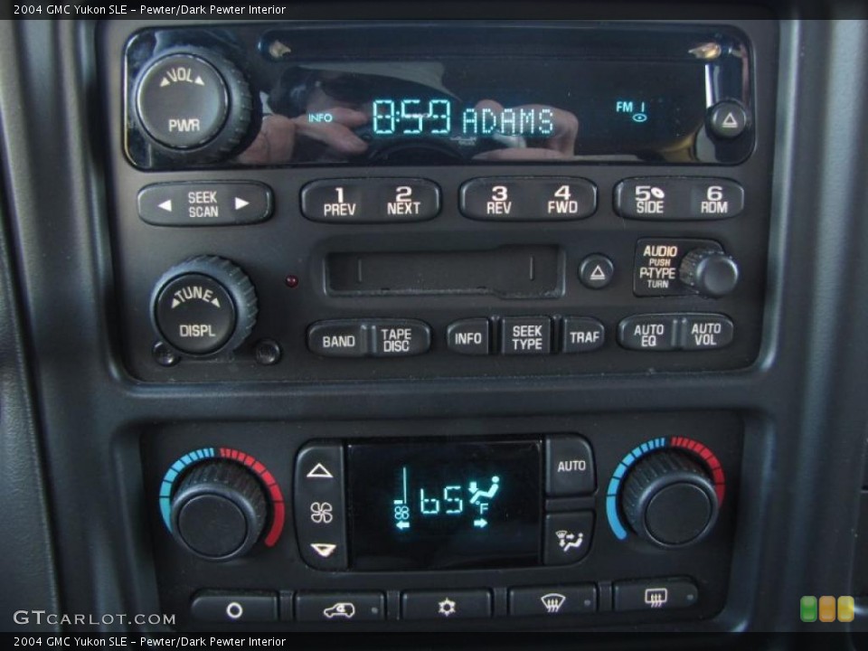 Pewter/Dark Pewter Interior Controls for the 2004 GMC Yukon SLE #39675891