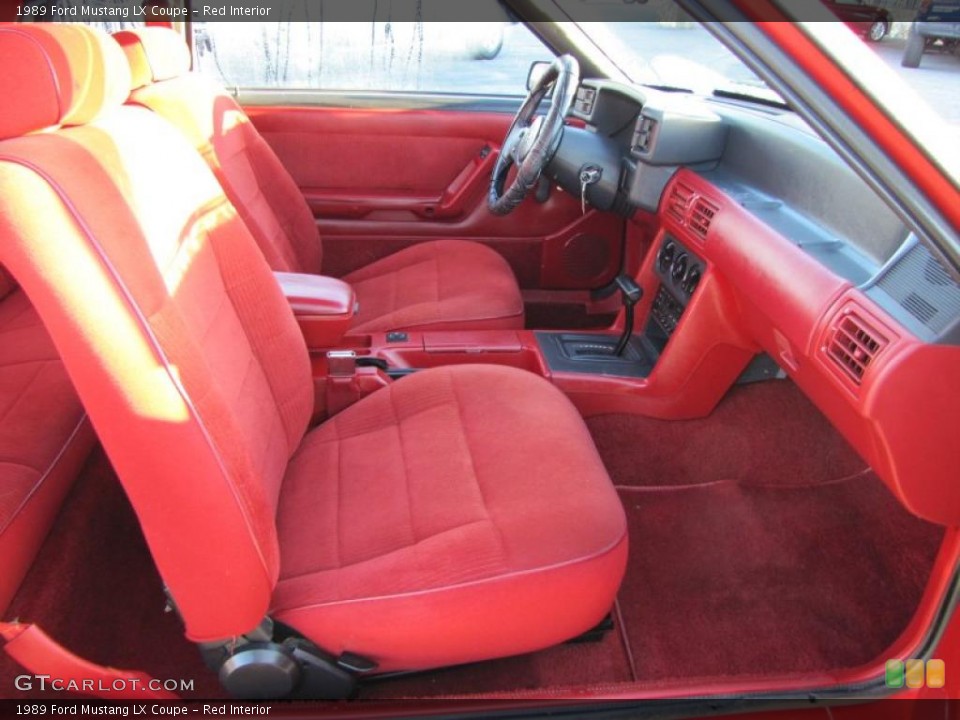 Red Interior Photo for the 1989 Ford Mustang LX Coupe #39676331
