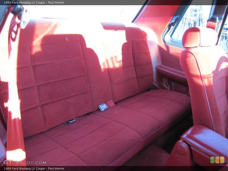 Red Interior Photo for the 1989 Ford Mustang LX Coupe #39676347