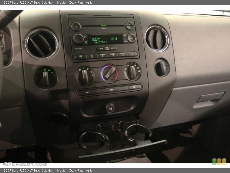 Medium/Dark Flint Interior Controls for the 2007 Ford F150 XLT SuperCab 4x4 #39685487