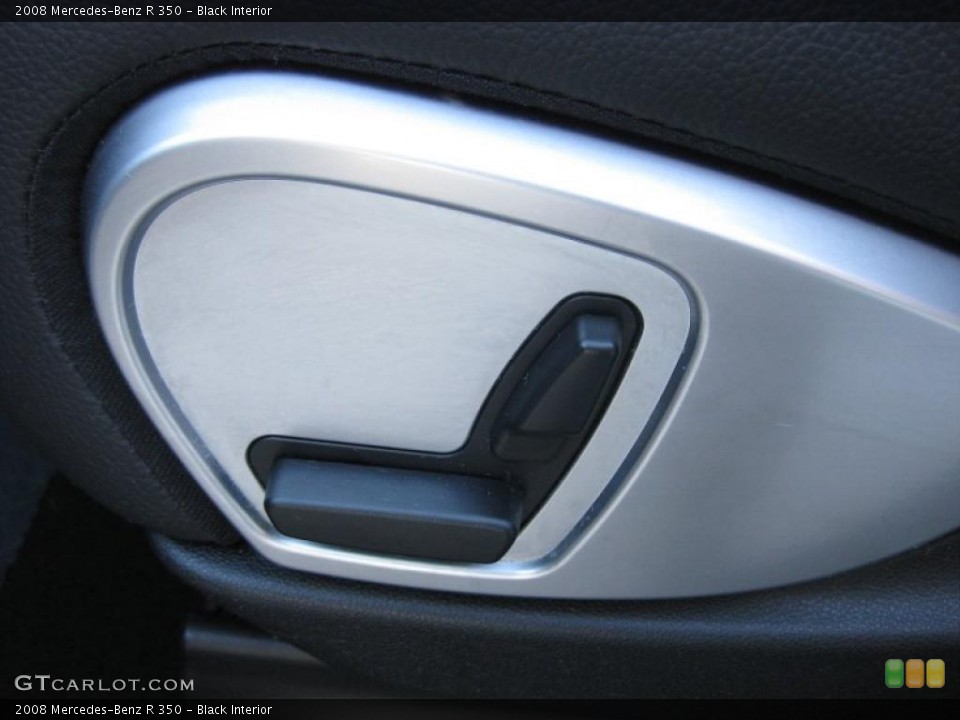 Black Interior Controls for the 2008 Mercedes-Benz R 350 #39685987