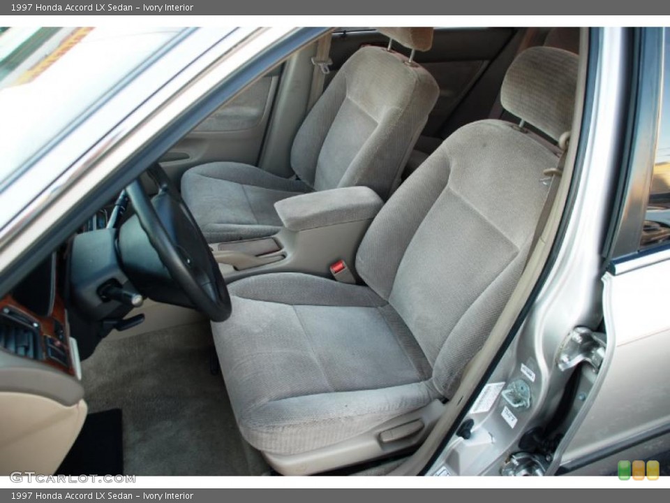 Ivory Interior Photo for the 1997 Honda Accord LX Sedan #39695739