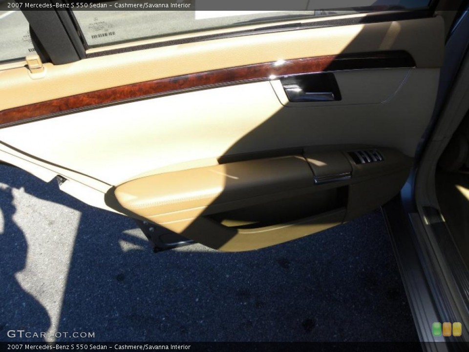 Cashmere/Savanna Interior Door Panel for the 2007 Mercedes-Benz S 550 Sedan #39697547