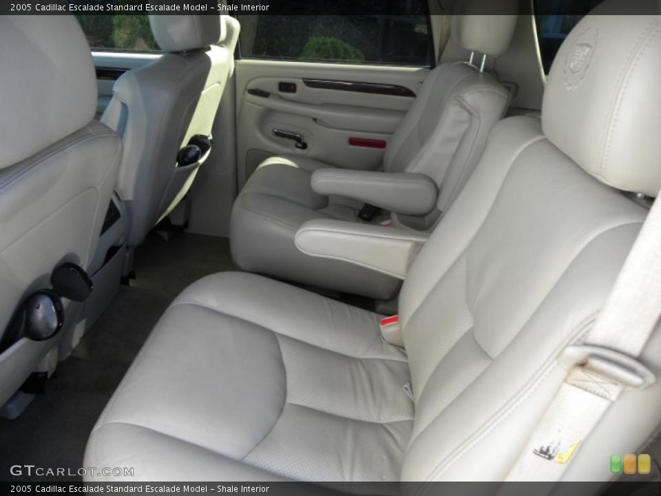 Shale Interior Photo for the 2005 Cadillac Escalade  #39697904