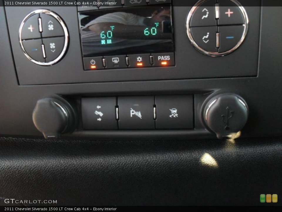 Ebony Interior Controls for the 2011 Chevrolet Silverado 1500 LT Crew Cab 4x4 #39701943