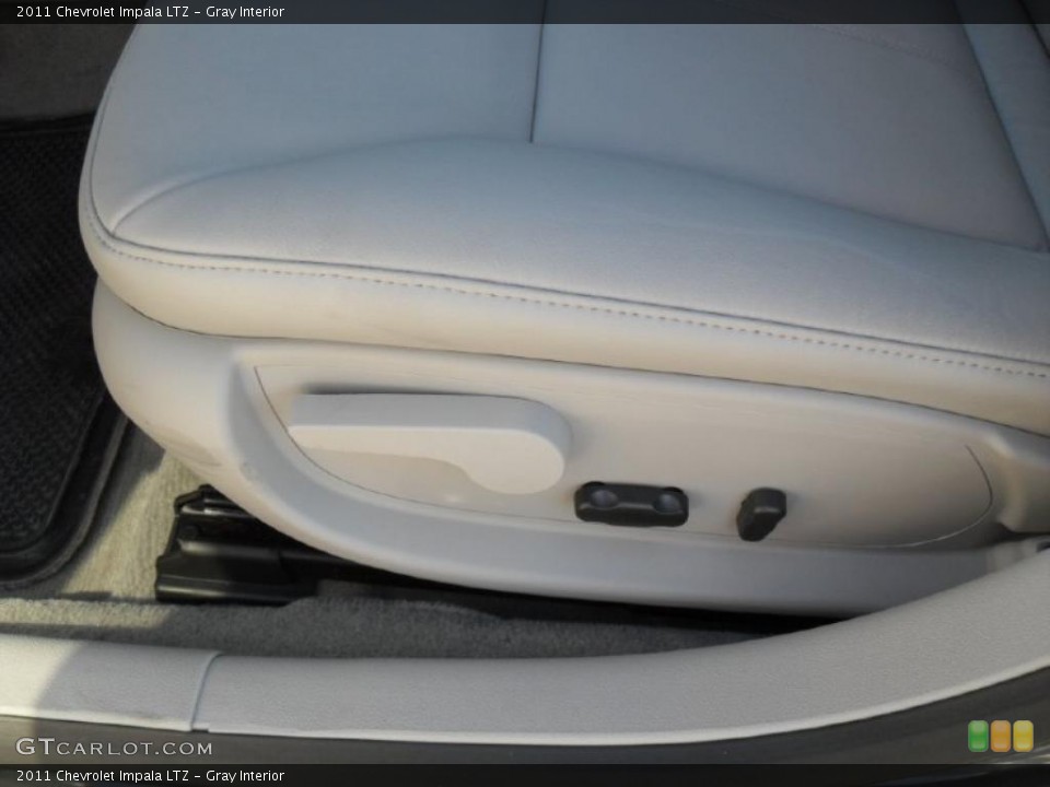 Gray Interior Photo for the 2011 Chevrolet Impala LTZ #39703059