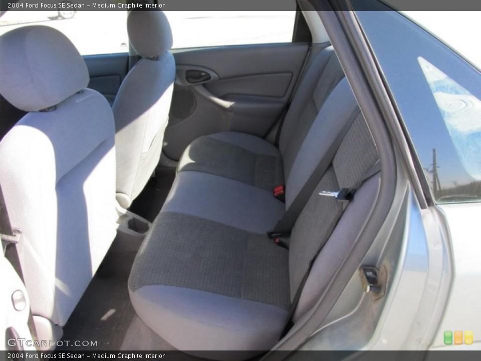 Medium Graphite Interior Photo for the 2004 Ford Focus SE Sedan #39715795